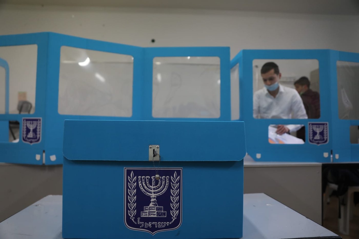 רגע לפני: כך נראית ההתארגנות בקלפי; צפו