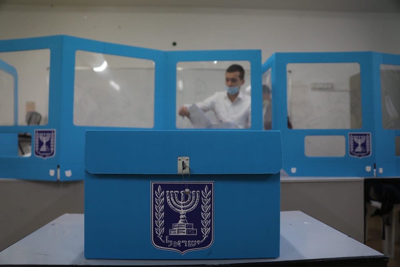 רגע לפני: כך נראית ההתארגנות בקלפי; צפו
