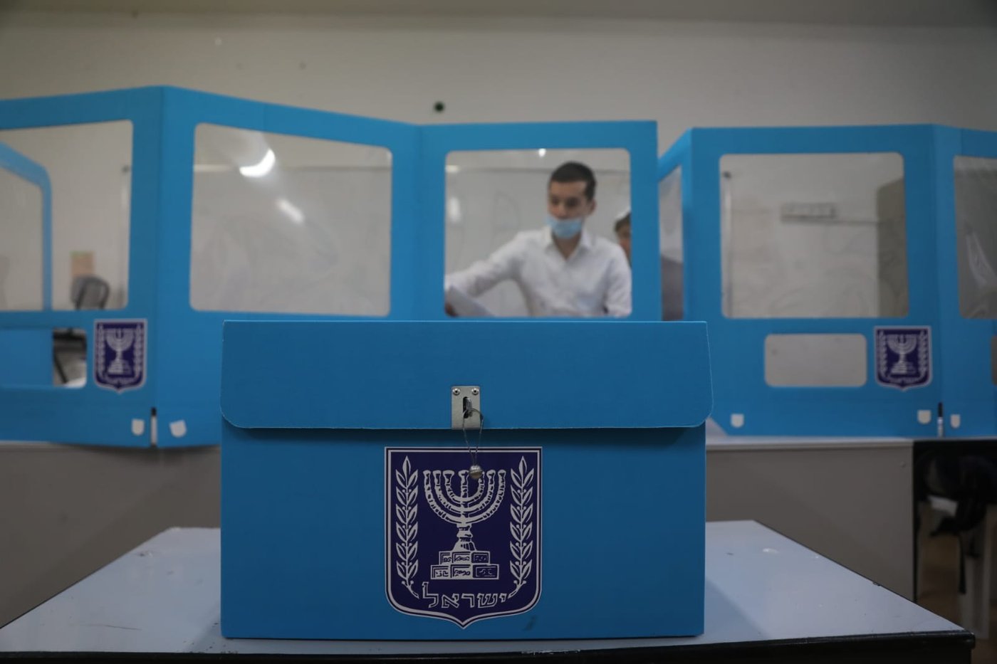 רגע לפני: כך נראית ההתארגנות בקלפי; צפו