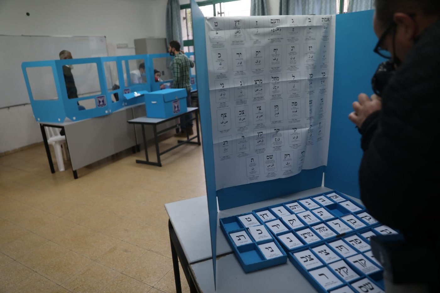 רגע לפני: כך נראית ההתארגנות בקלפי; צפו