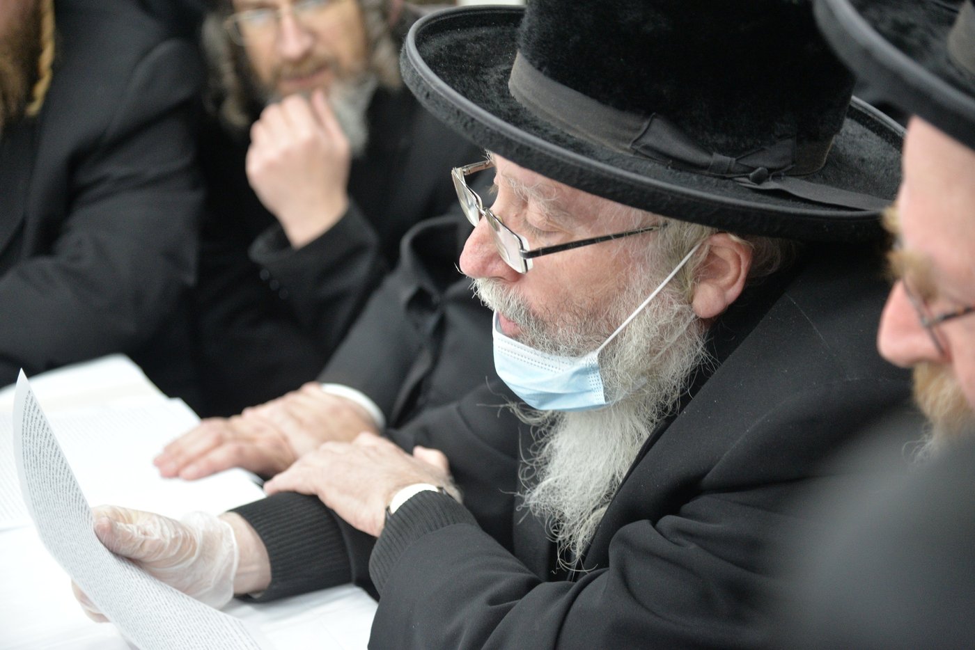 בהוראת רב העיר: פחי האשפה בביתר עילית נמכרו לגוי