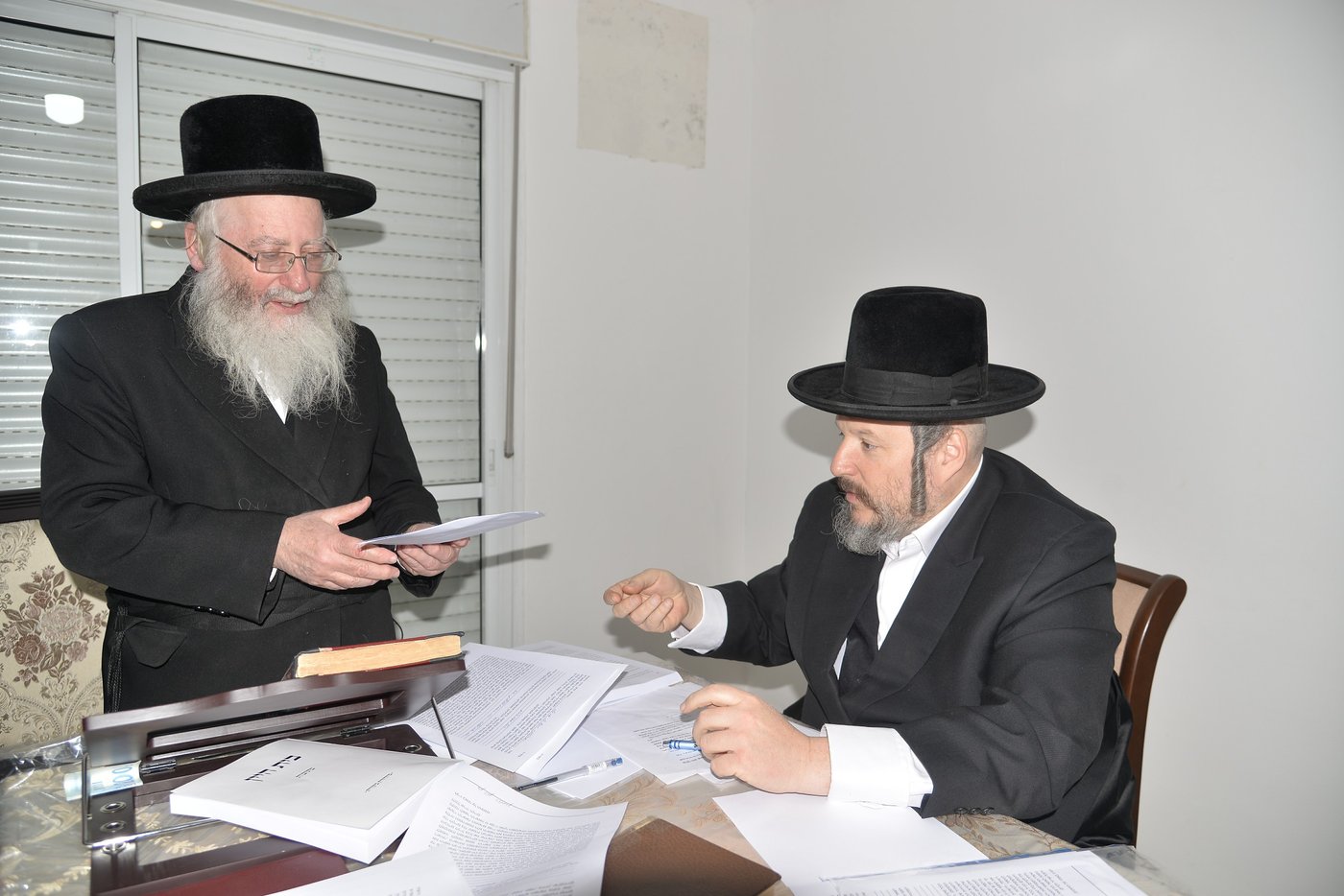 בהוראת רב העיר: פחי האשפה בביתר עילית נמכרו לגוי