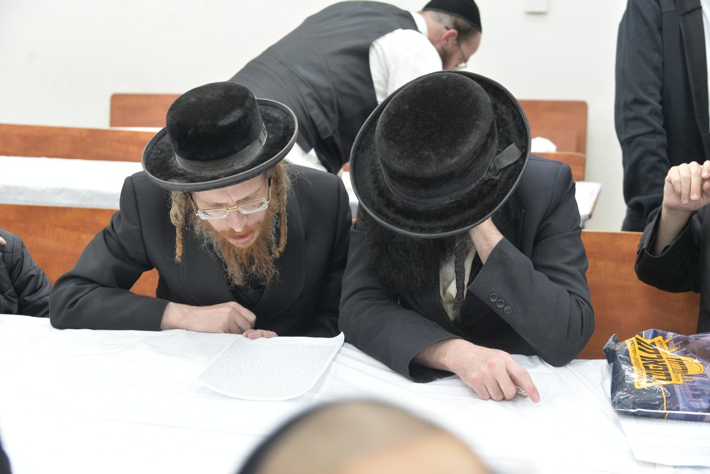 בהוראת רב העיר: פחי האשפה בביתר עילית נמכרו לגוי
