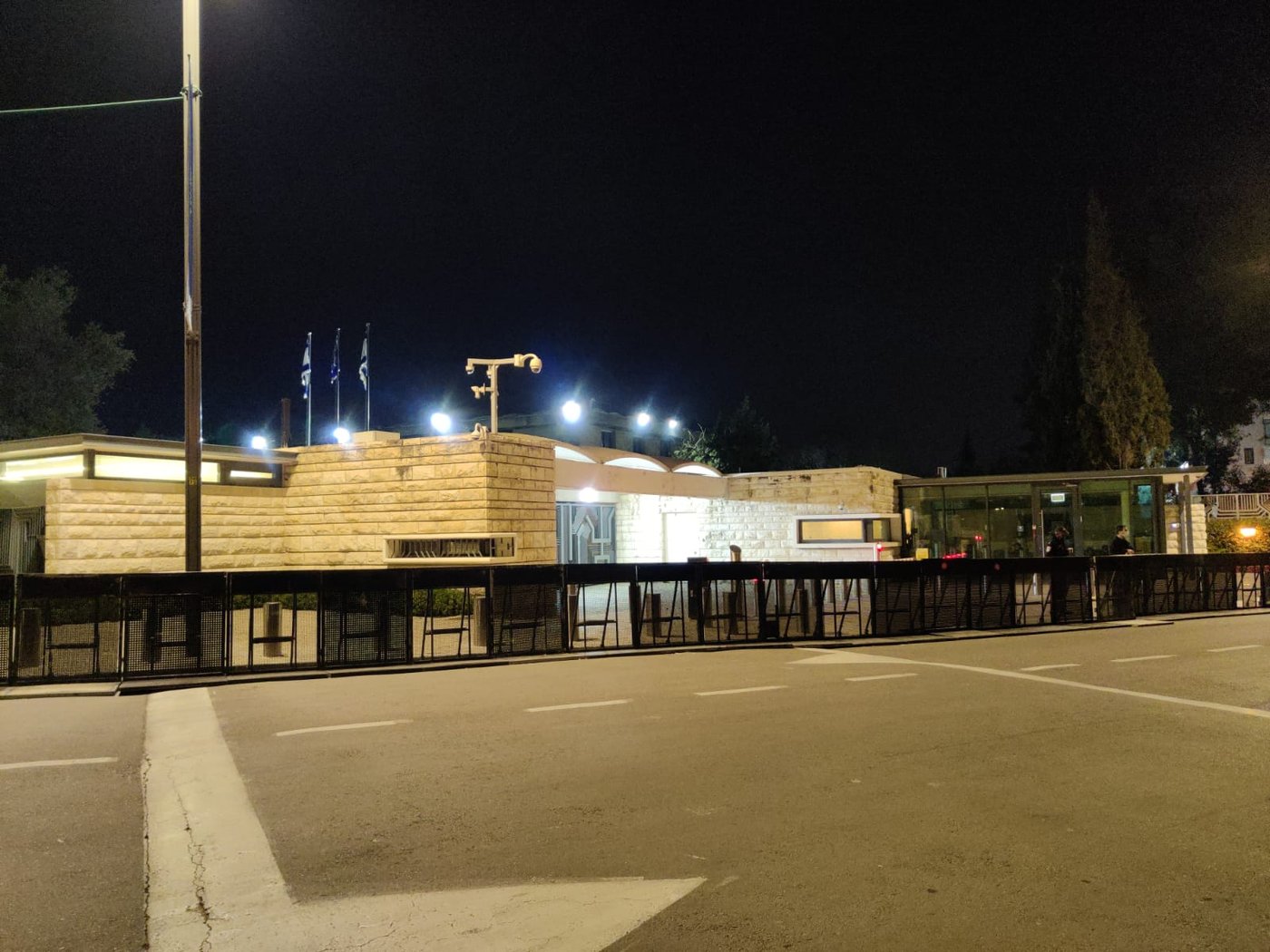 מחשש להפגנות: מחסומי לחץ בבית הנשיא