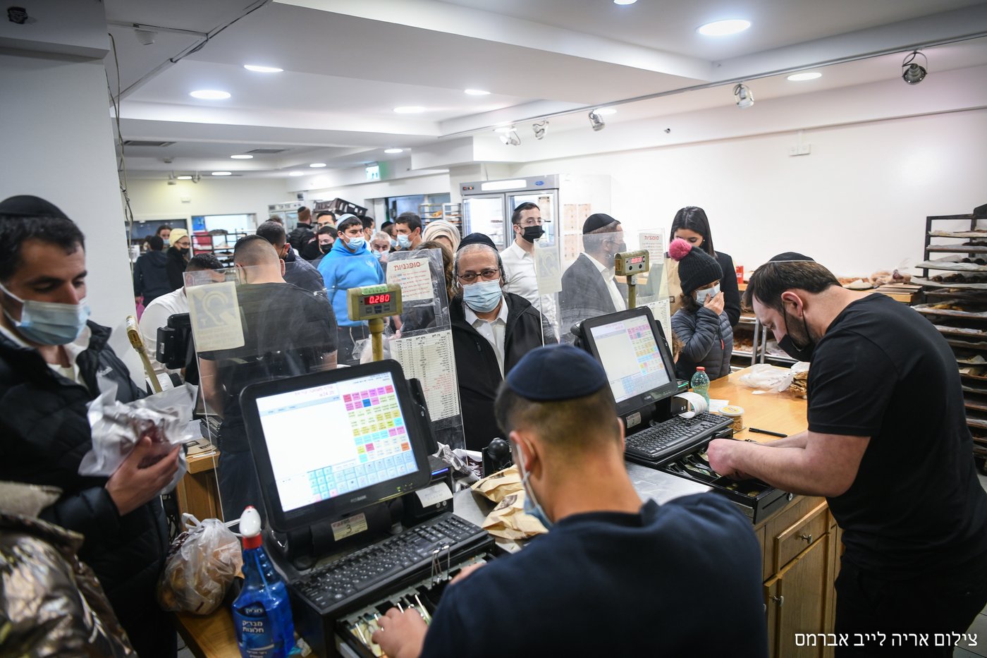 הירושלמים הסתערו על החמץ הראשון; צפו