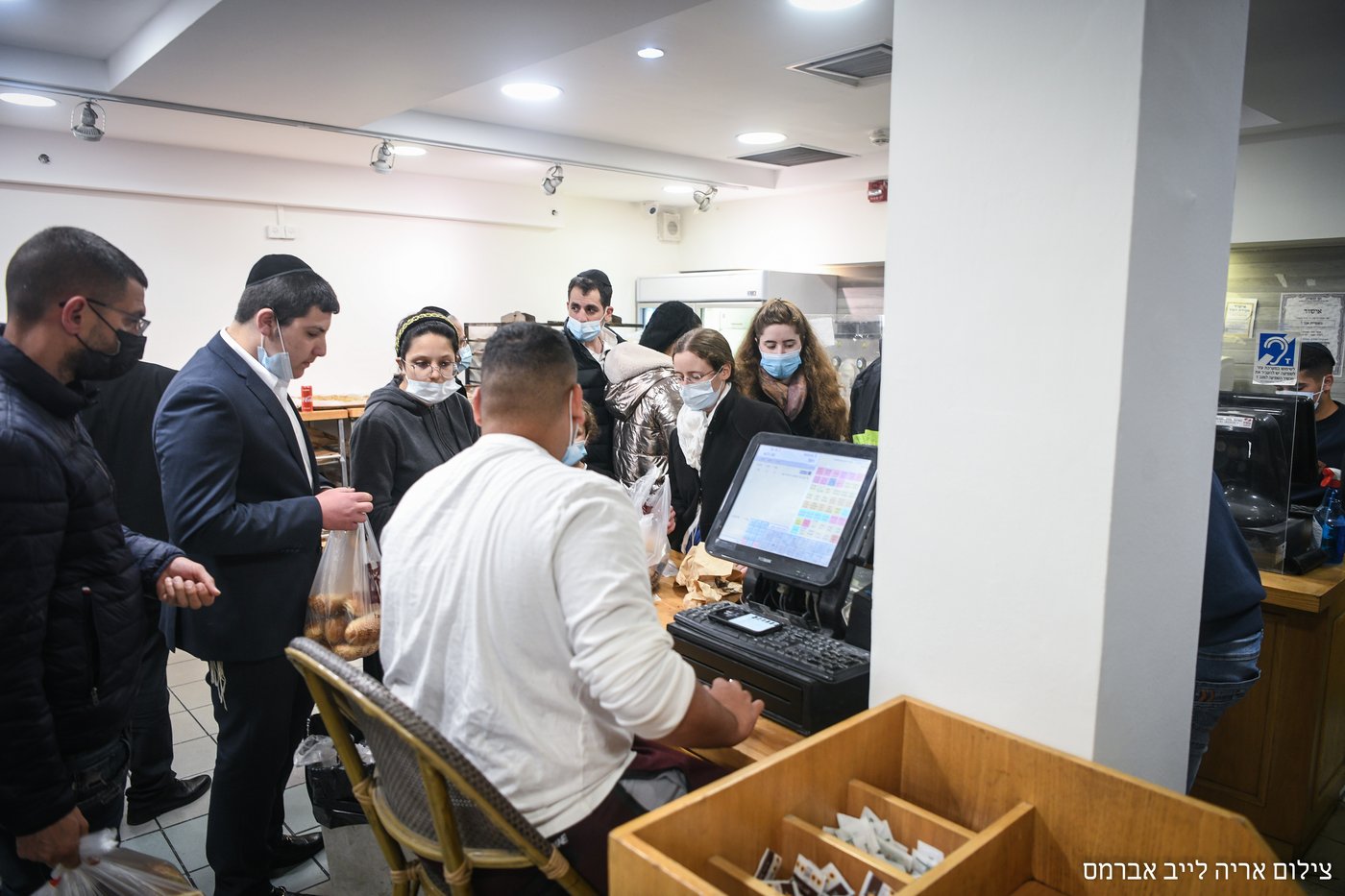 הירושלמים הסתערו על החמץ הראשון; צפו