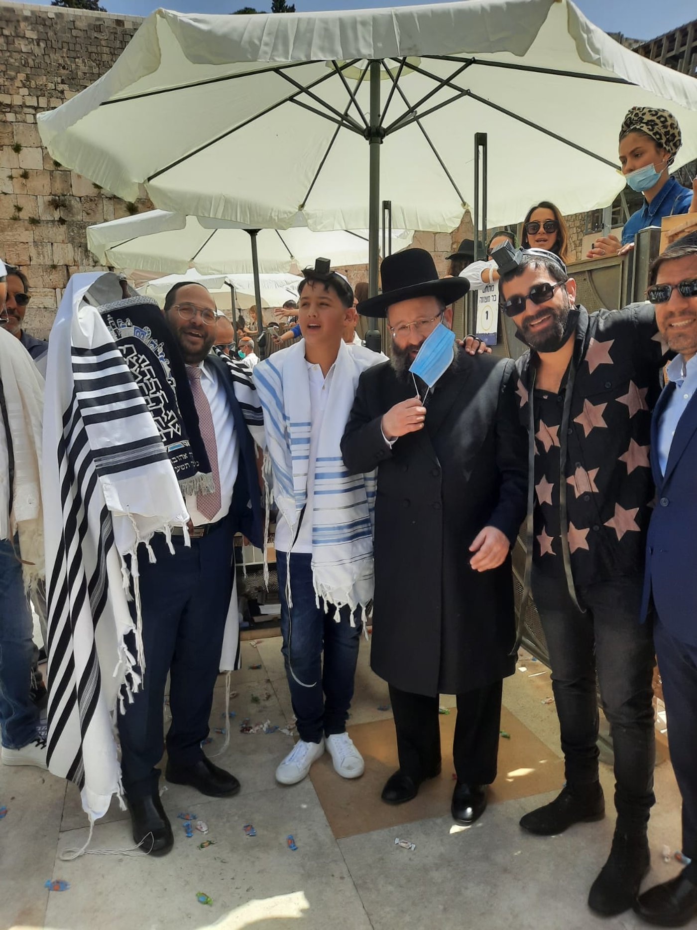 השחקן יהודה לוי חגג בר מצווה לאחיינו בכותל המערבי