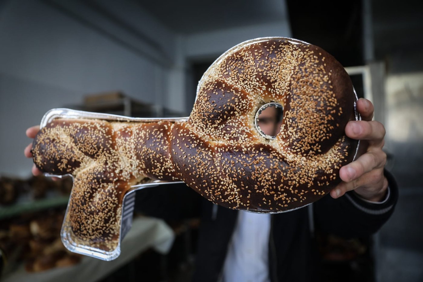 חלות המפתח במאפייה הירושלמית • תיעוד