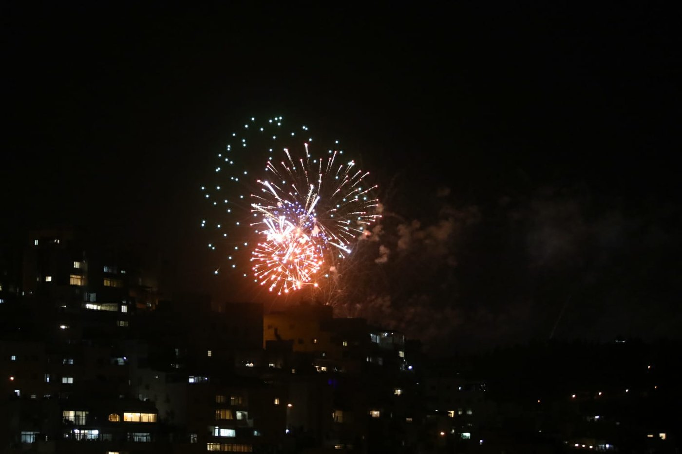 כך נראו הזיקוקים משכונת הר נוף בירושלים