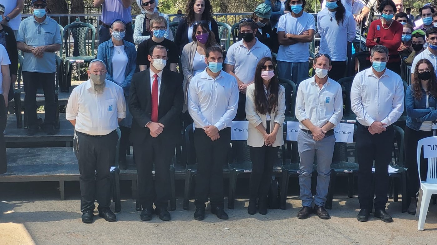 ביקרה במקום בו נפל אחיה - אחרי 73 שנים
