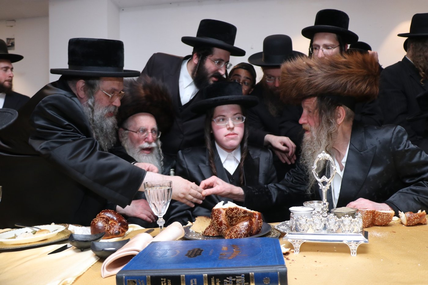 בלעלוב ניקלשבורג חגגו אירוסין לבן זקוניו של הרבי
