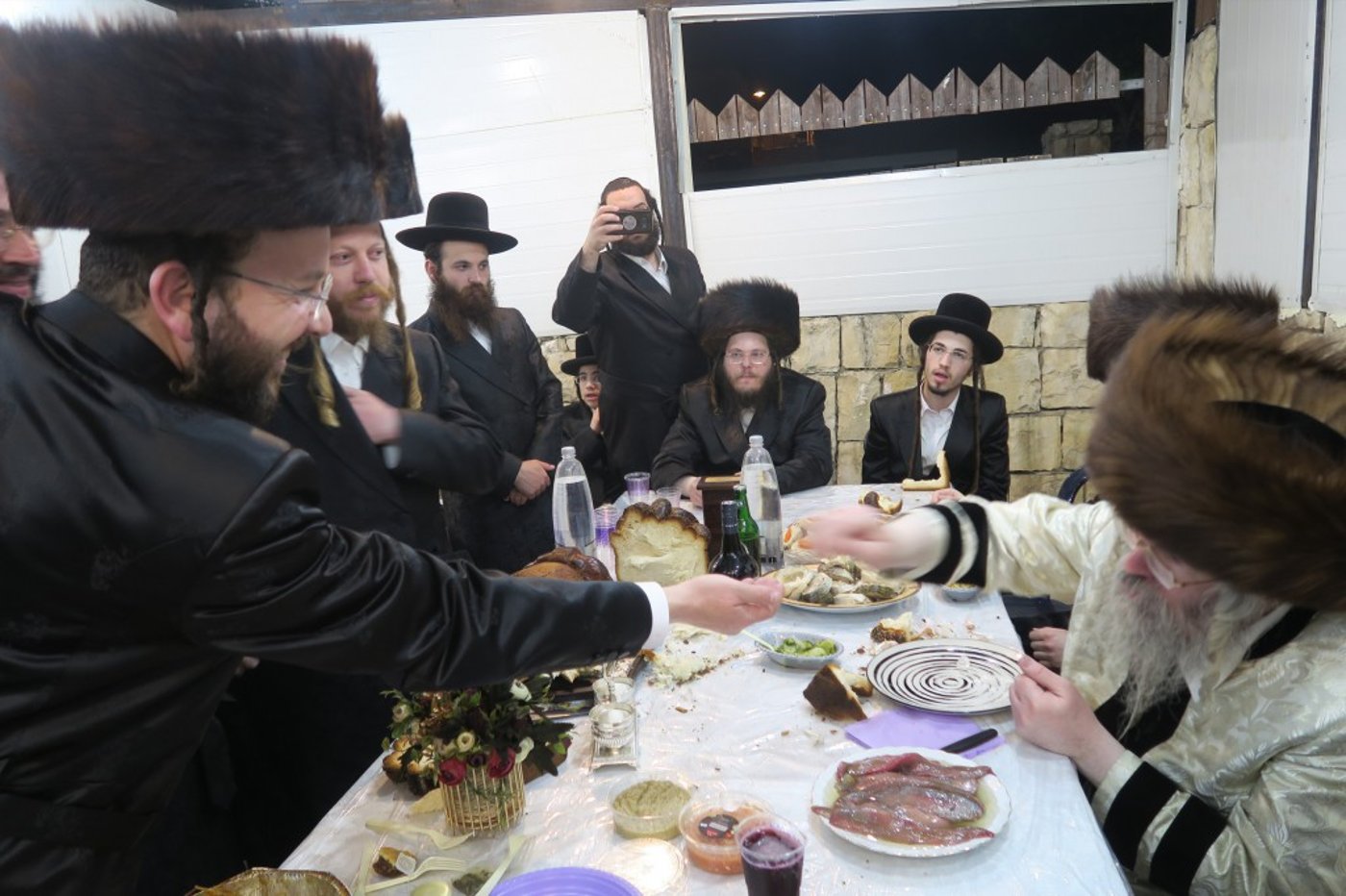 תיעוד: האדמו"ר מראחוב שבת בביתר עילית