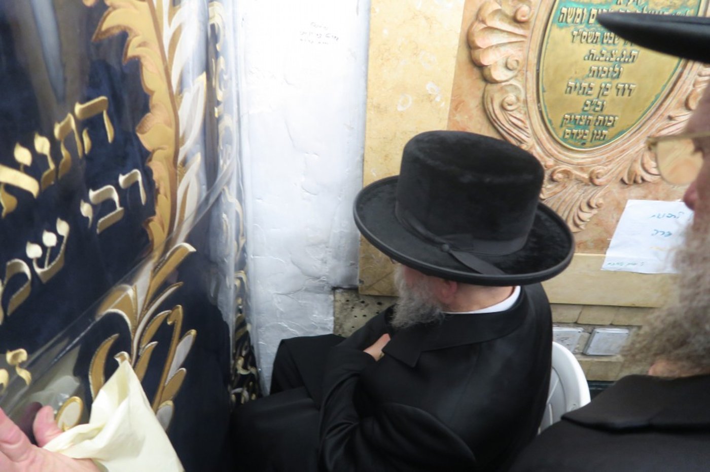 בלילה: הרבי מבאיאן הגיע למירון והתפלל אצל רשב"י