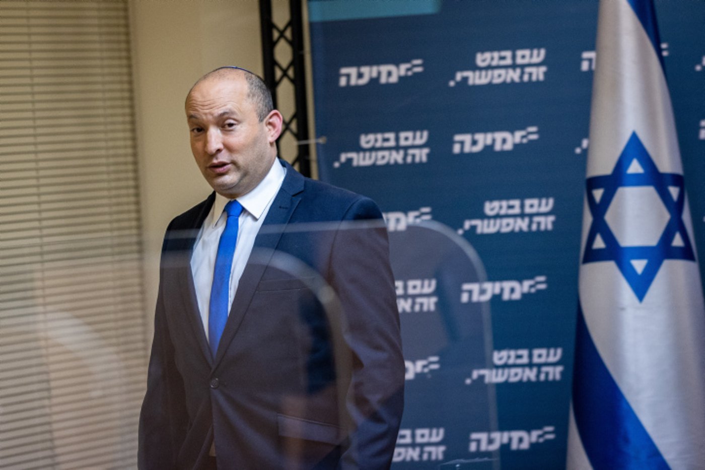 בנט איים: מי שלא טוב לו - מוזמן ללכת מכאן