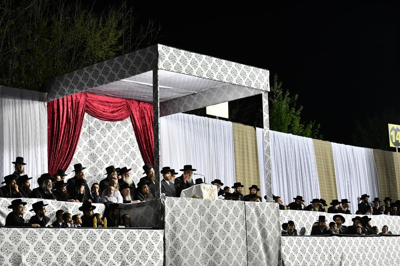 בצל האסון: כך נערכה ה'הדלקה' בסאטמר