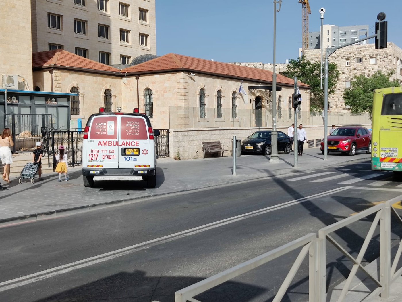 הולך רגל חרדי נפגע באורח קשה מאוטובוס