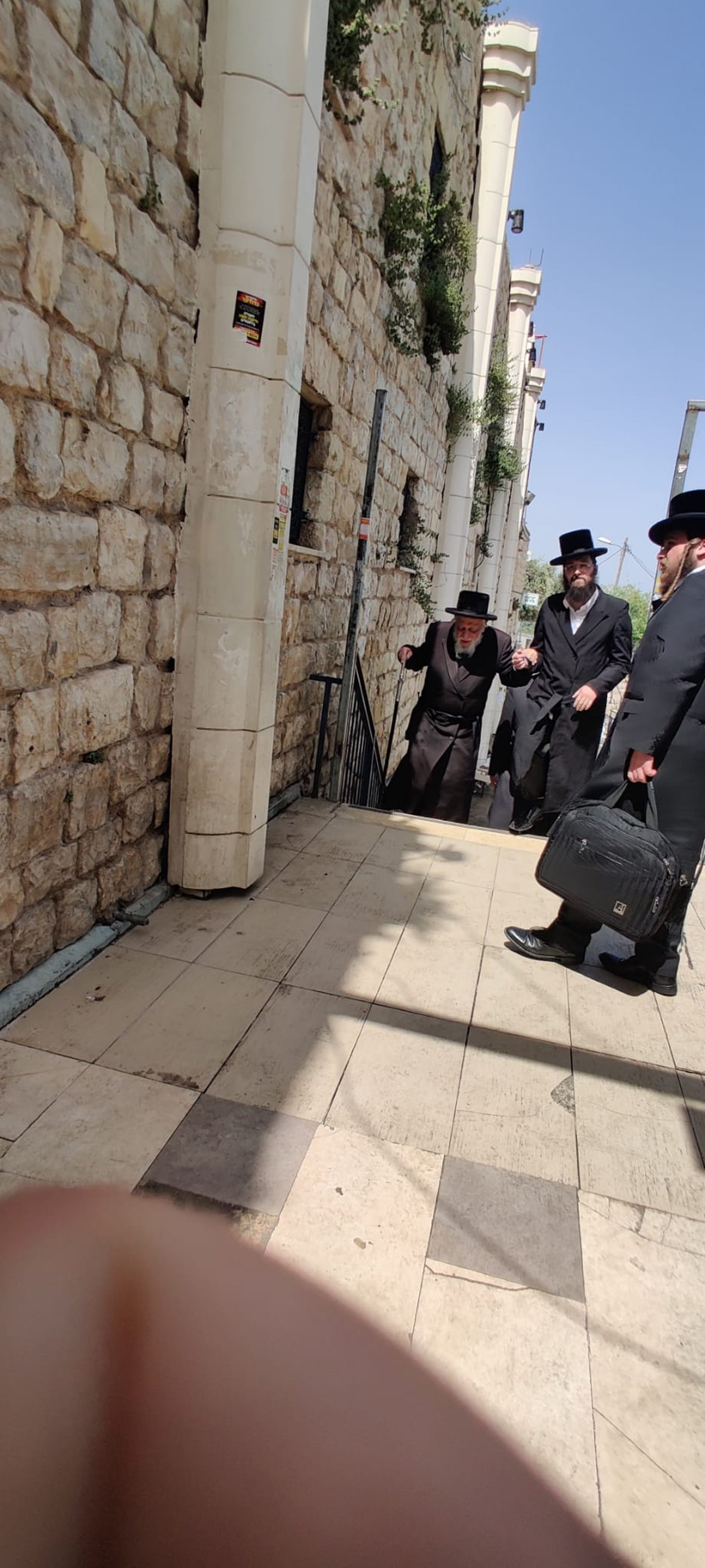 הרבי מקאפיטשניץ עלה למירון וניחם את האבלים