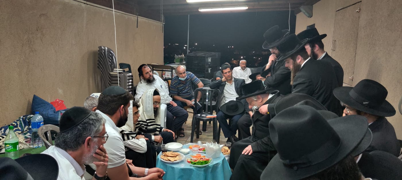 הרבי מקאפיטשניץ עלה למירון וניחם את האבלים