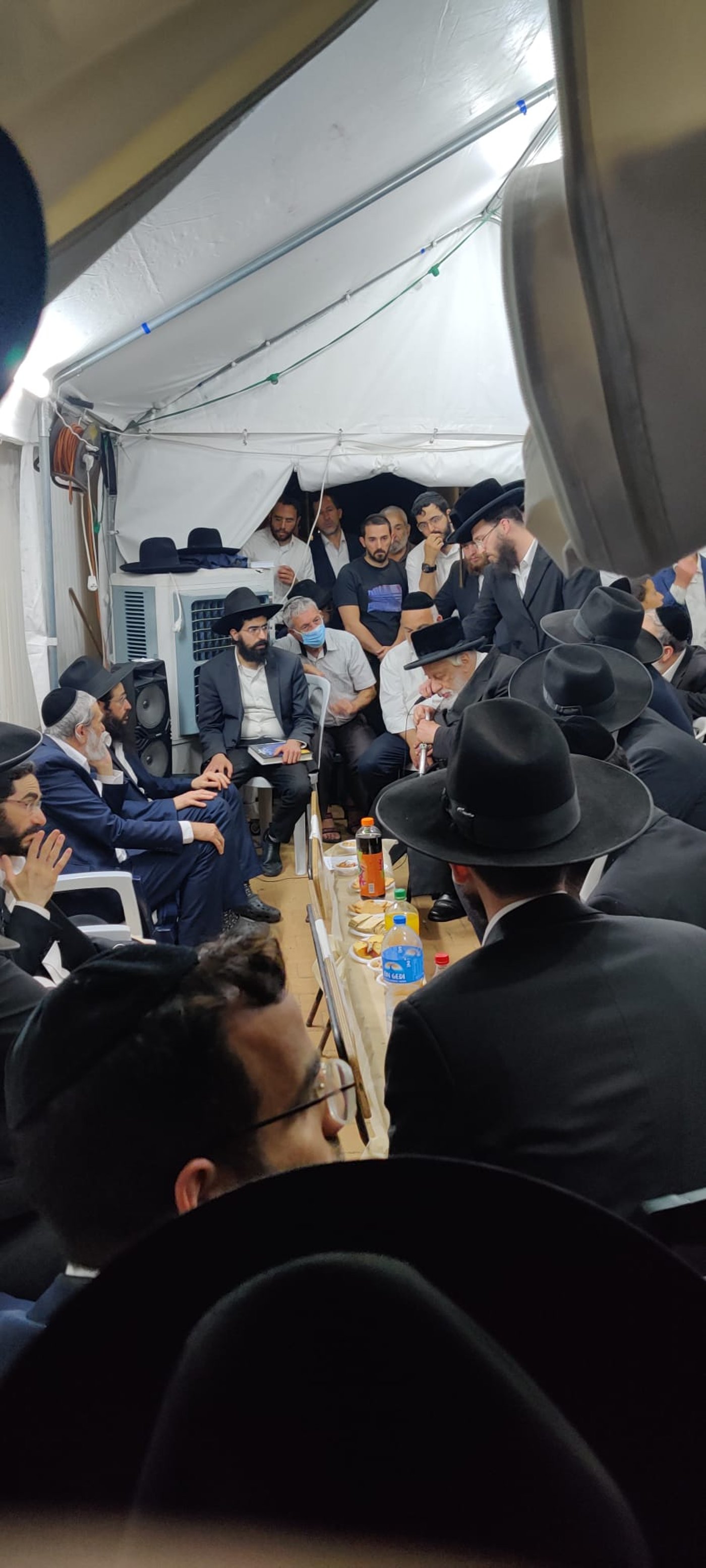 הרבי מקאפיטשניץ עלה למירון וניחם את האבלים