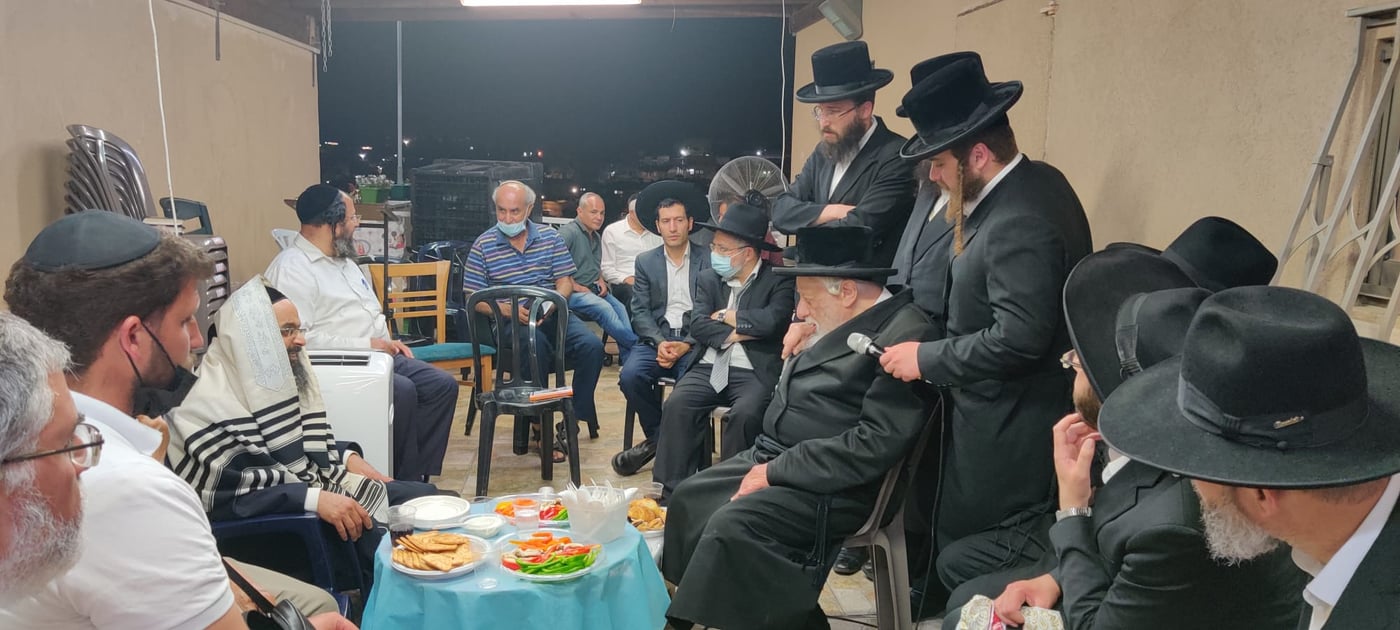 הרבי מקאפיטשניץ עלה למירון וניחם את האבלים