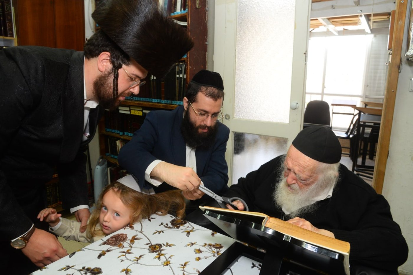 שָׁם קָנִיתָ הוֹדְךָ וַהֲדָרֶךָ: אלפי ילדי החלאקה אצל שר התורה