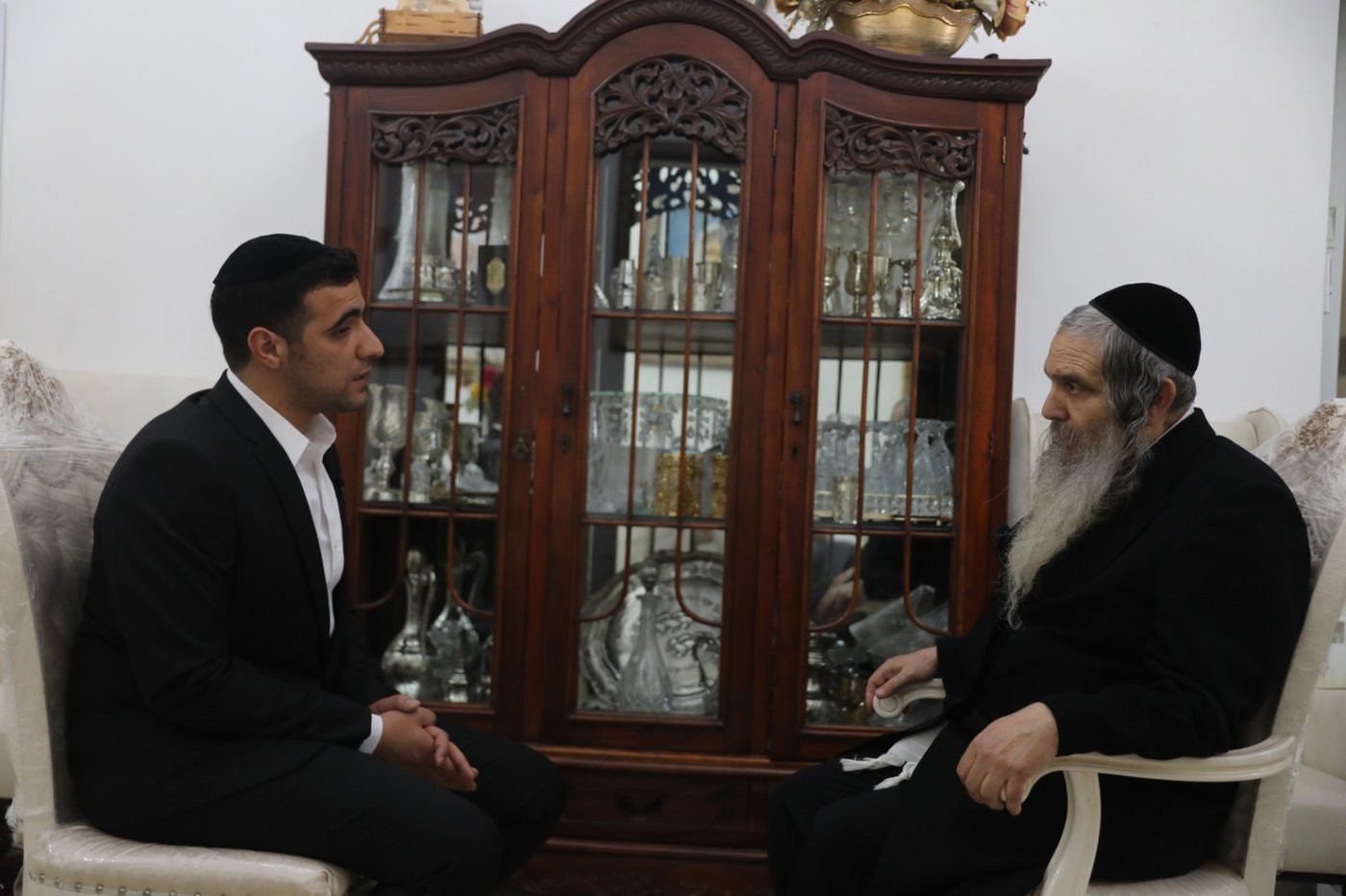הרב שלום ארוש עם פרשן 'כיכר' ישי כהן