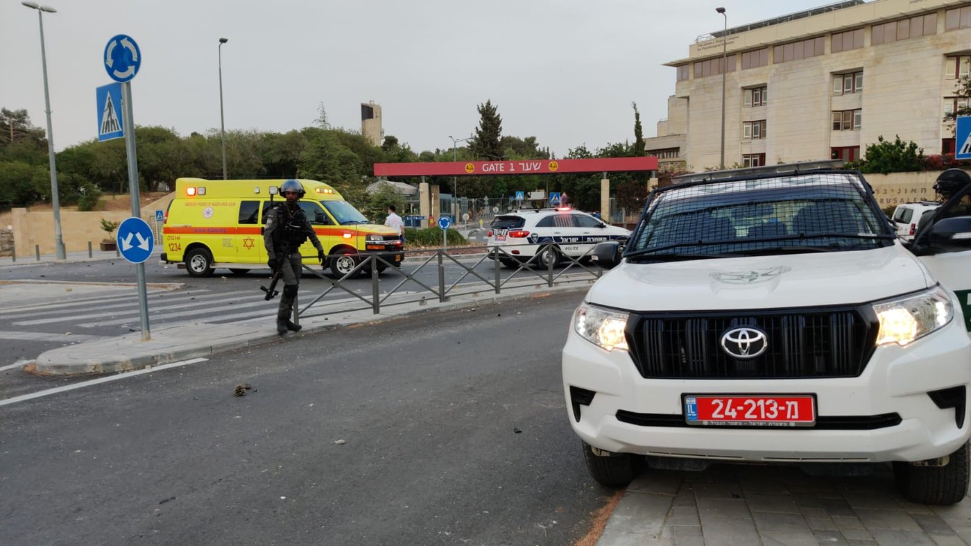 קטטה בין יהודים לערבים סמוך לאוניברסיטה