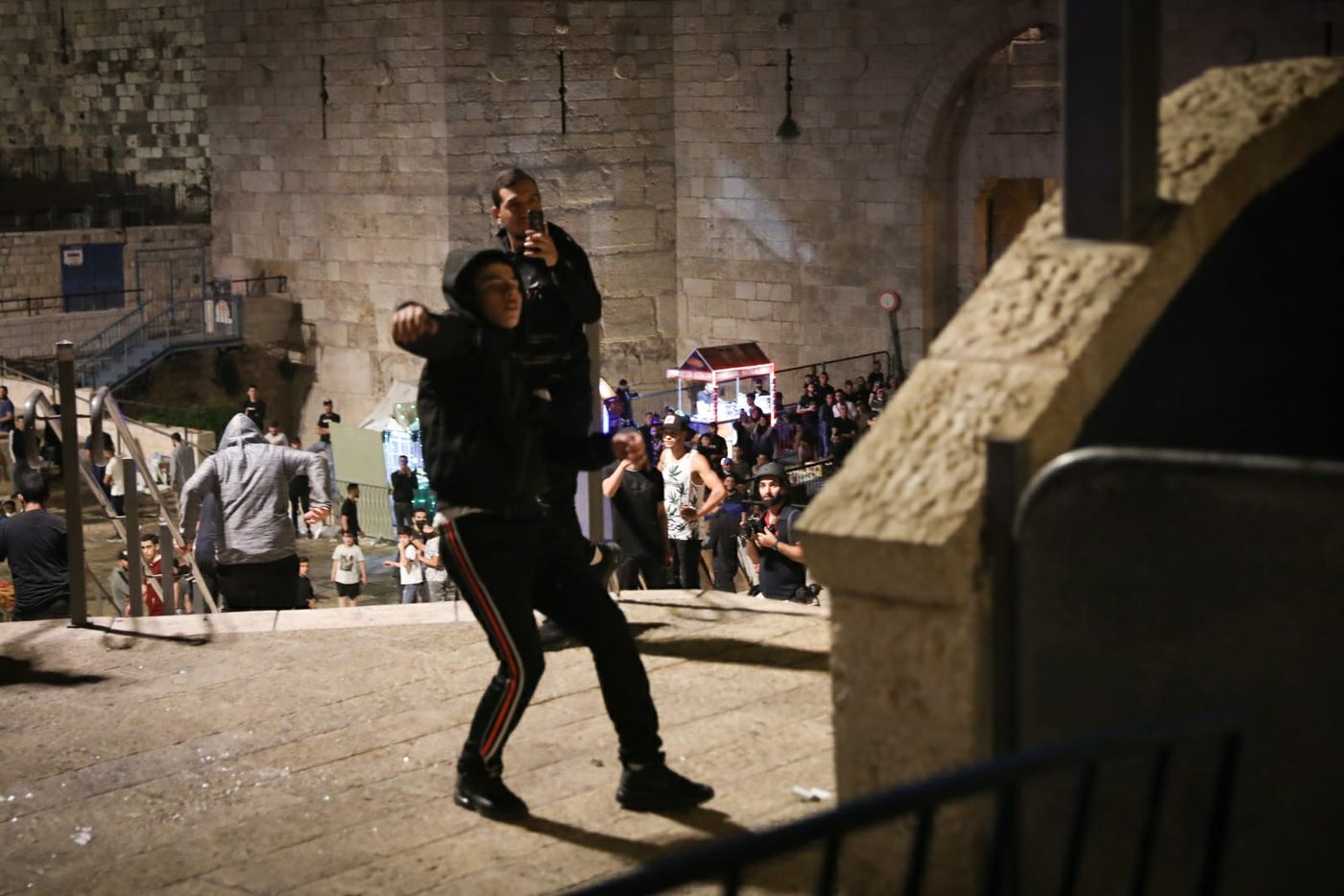 עימותים בירושלים, בחיפה ובנצרת; טנקים תקפו ברצועה