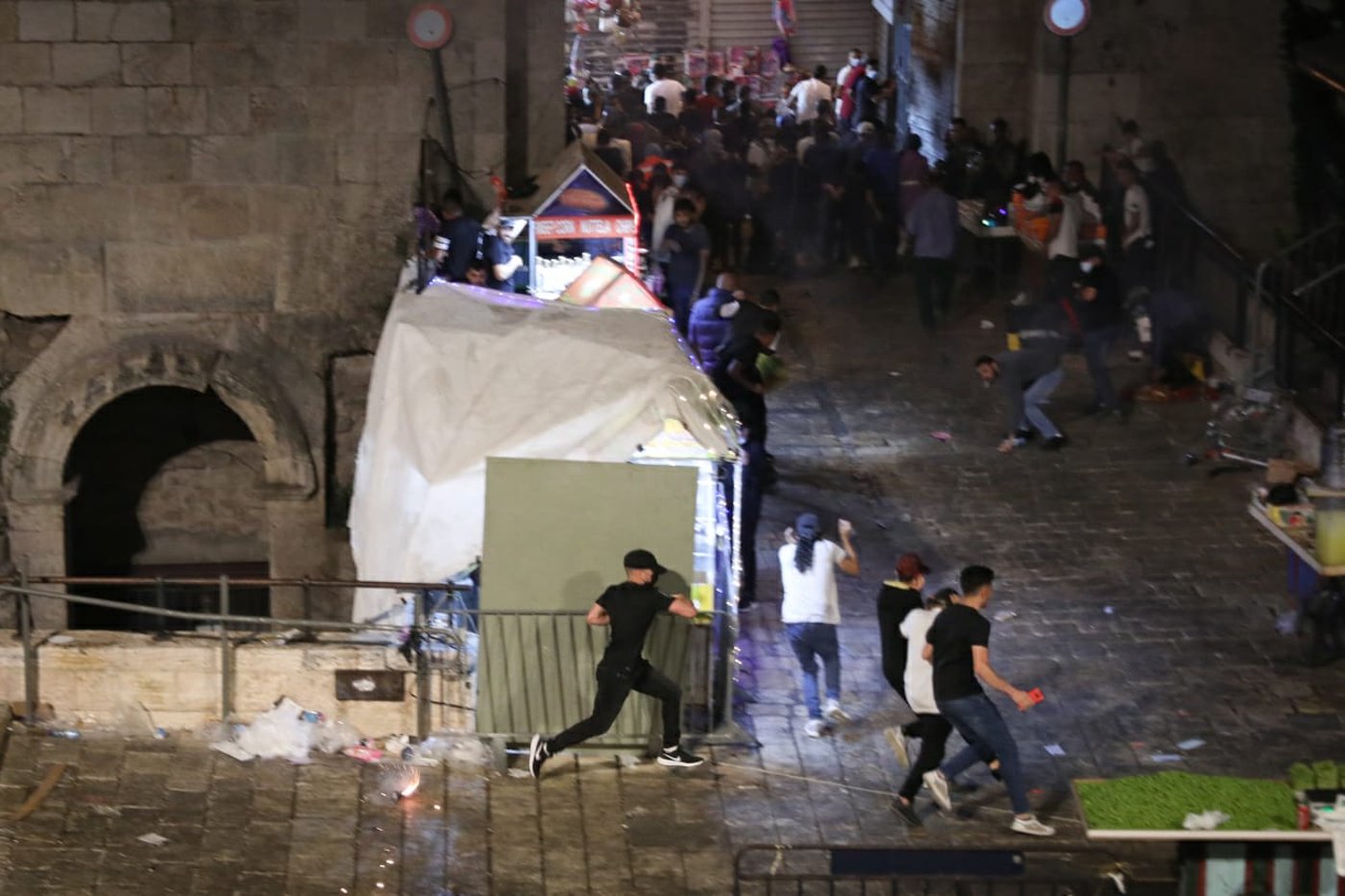 עימותים בירושלים, בחיפה ובנצרת; טנקים תקפו ברצועה