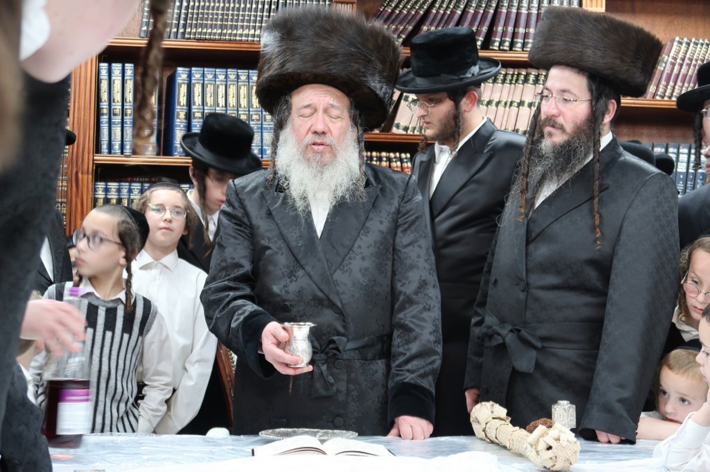 צפו: האדמו"ר מזוועהיל שבת בביתר עילית
