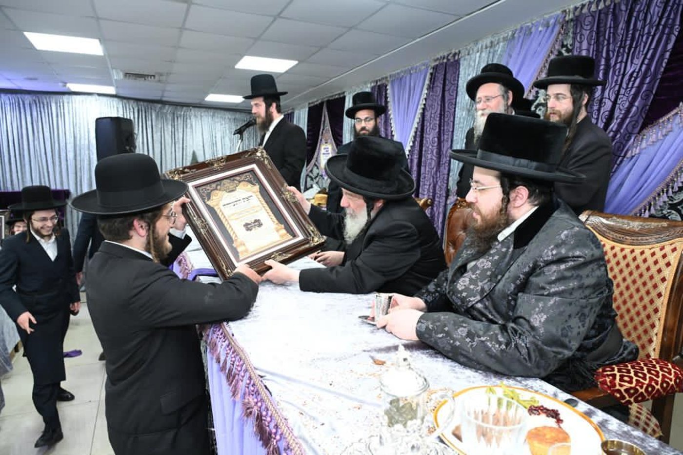מעמד כבוד התורה בישיבת 'חוקי חיים' - שומרי אמונים