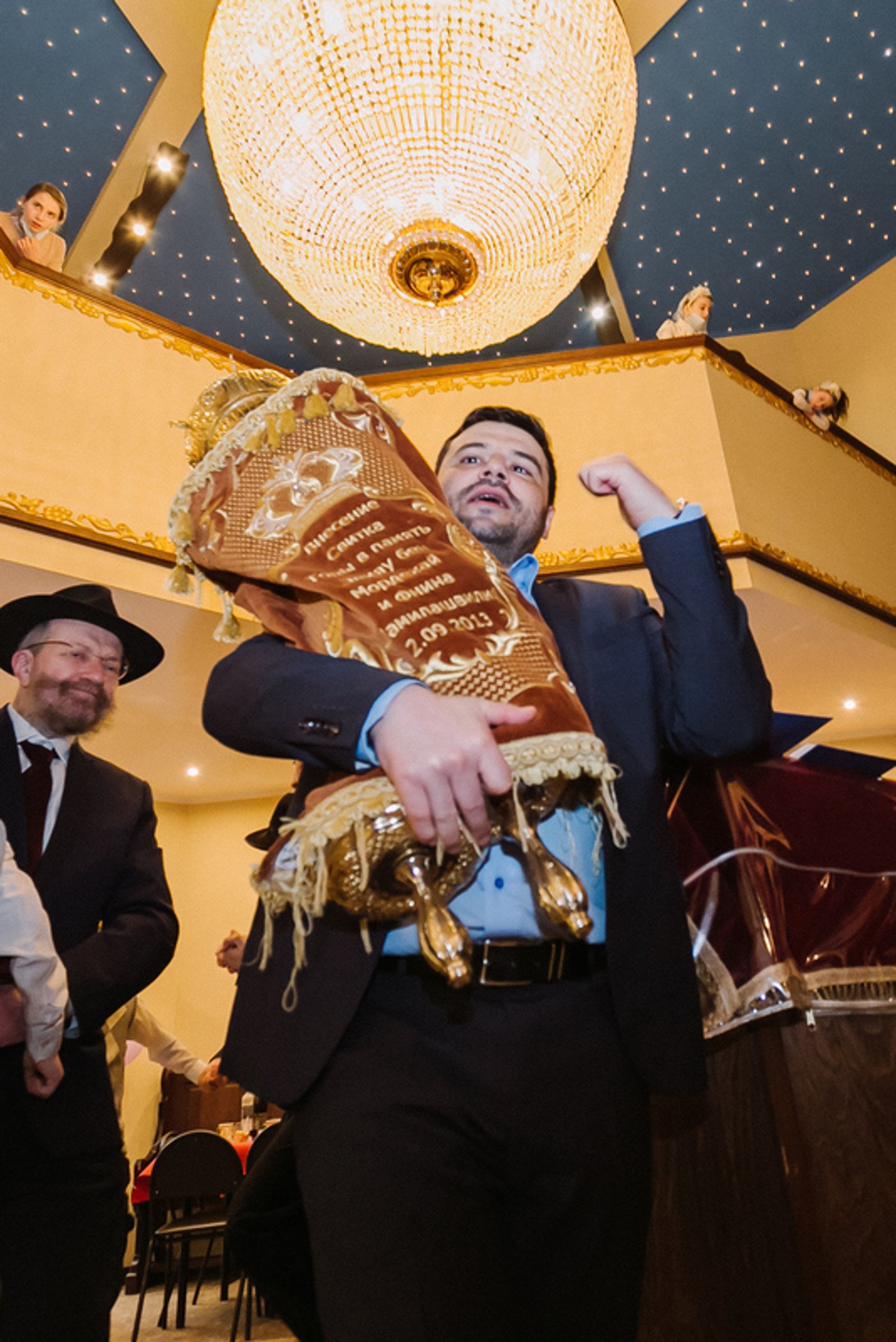 הכנסת ספר תורה בעיירת 'מאלכווקא' ההיסטורית
