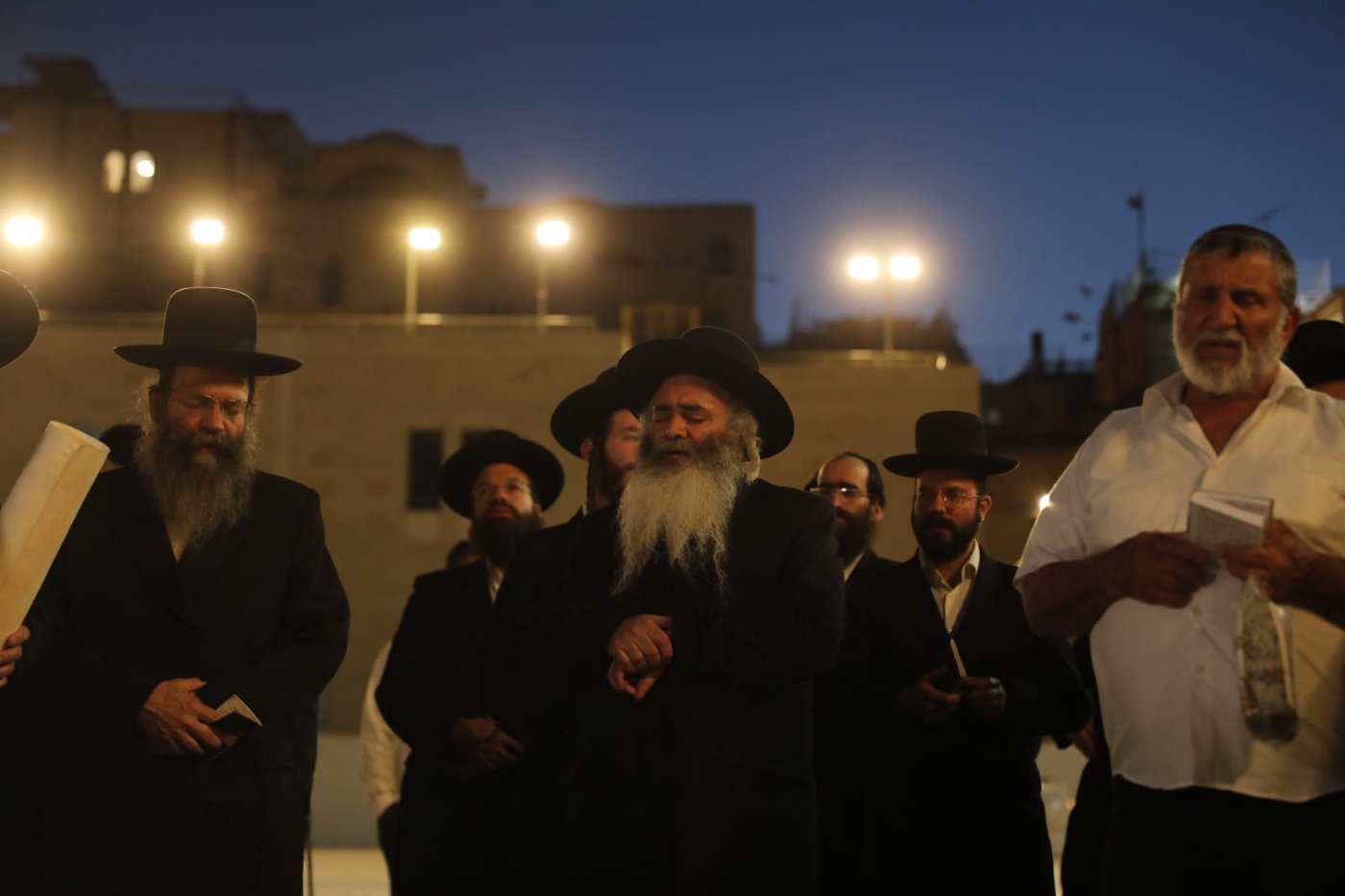 25 ממשפחות ההרוגים במירון התפללו יחד