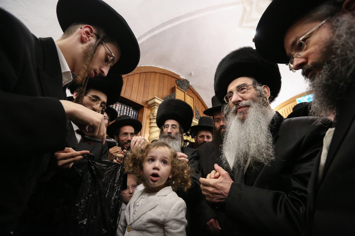 האדמו"ר מאלכסנדר ערך 'חלאקה' לנכדו בציון רשב"י