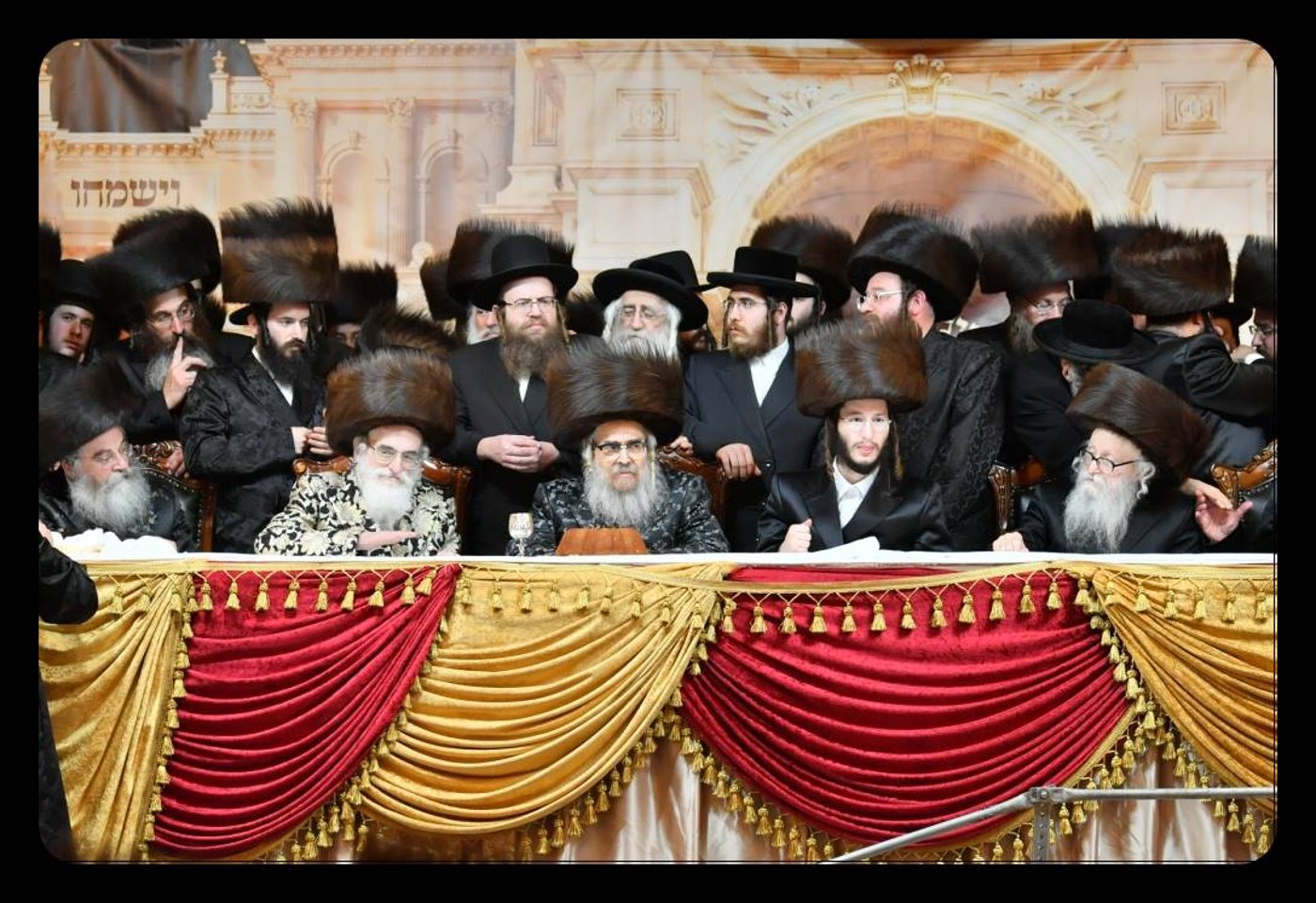 המונים בחתונת נכד הרבי מויז'ניץ בארה"ב