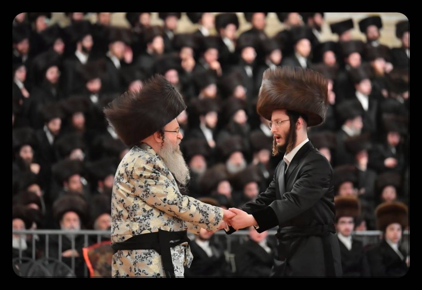 המונים בחתונת נכד הרבי מויז'ניץ בארה"ב