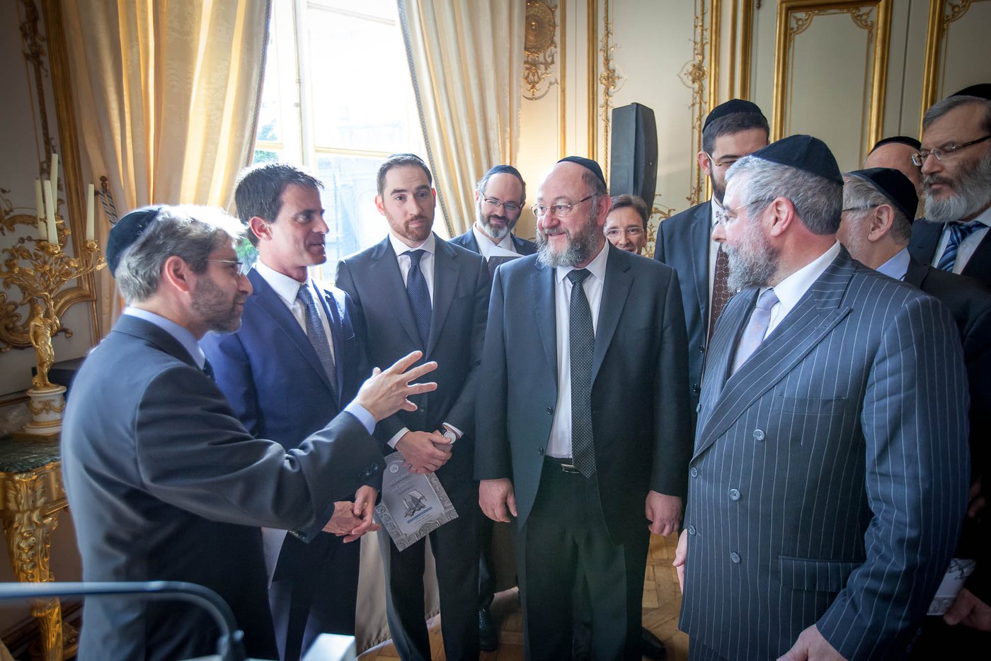 הרב קורסיה עם רבני אירופה במפגש עם ראש ממשלת צרפת