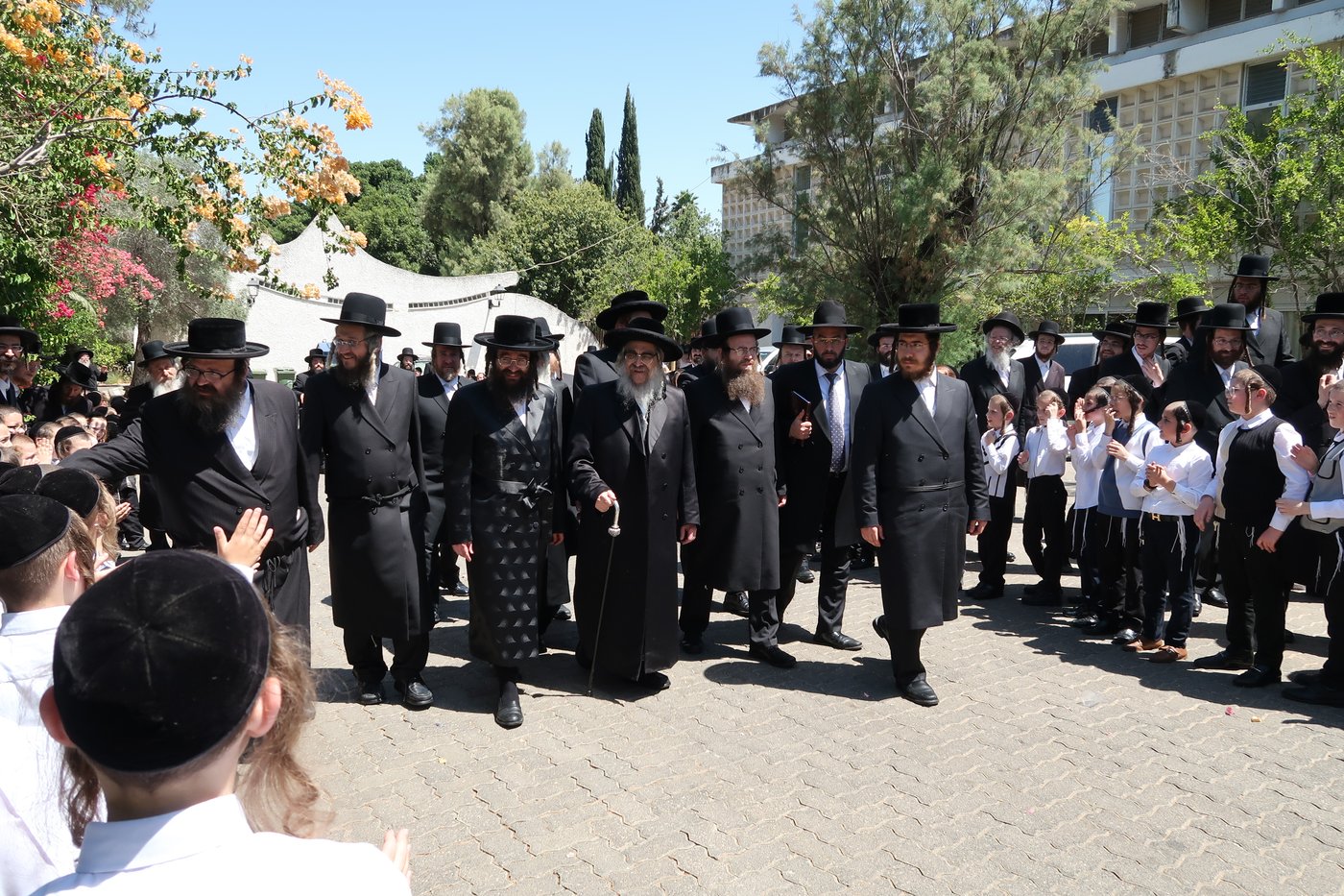 האדמו"ר מסאטמר לילדים: "כבוד בשבילי לפגוש אתכם ראשונים"