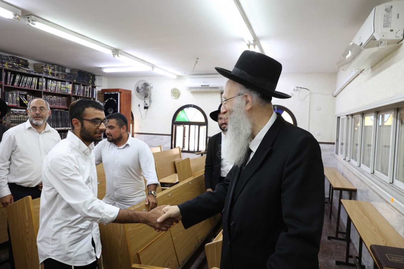 כשהפוסק שר עם האמריקנים; "תודה לך ה'"
