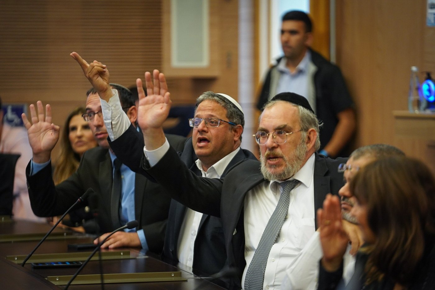 ח"כ משה גפני הודח מראשות ועדת הכספים; "אני אחזור"