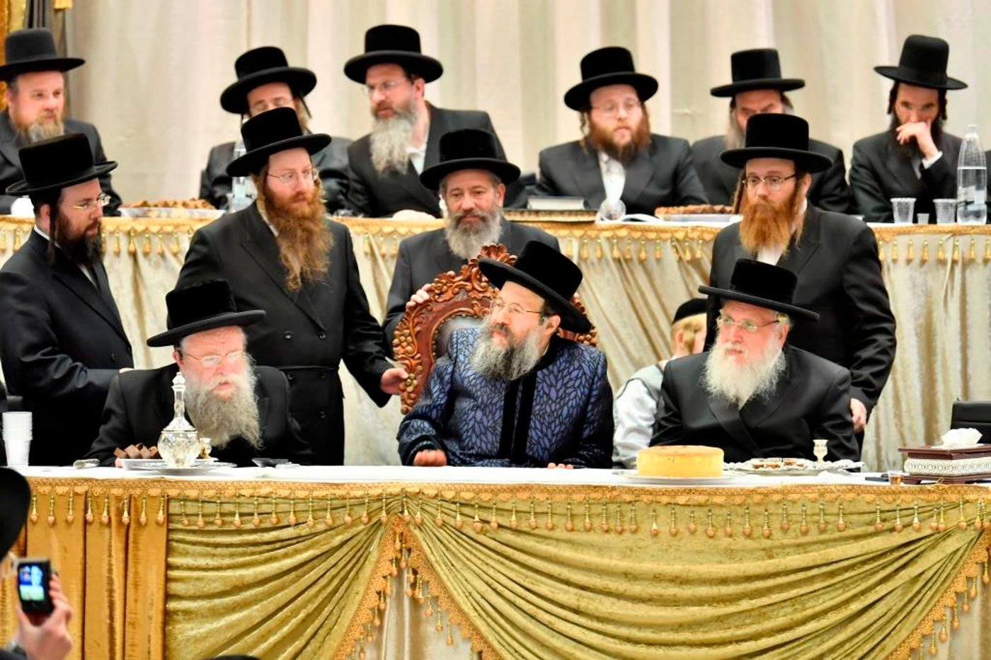 המונים קיבלו את פני הרבי מבאבוב 45