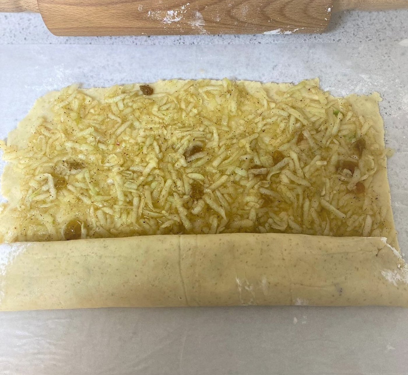 מתכון לשטרודל תפוחים מבצק פריך קראנצ'י וטעים