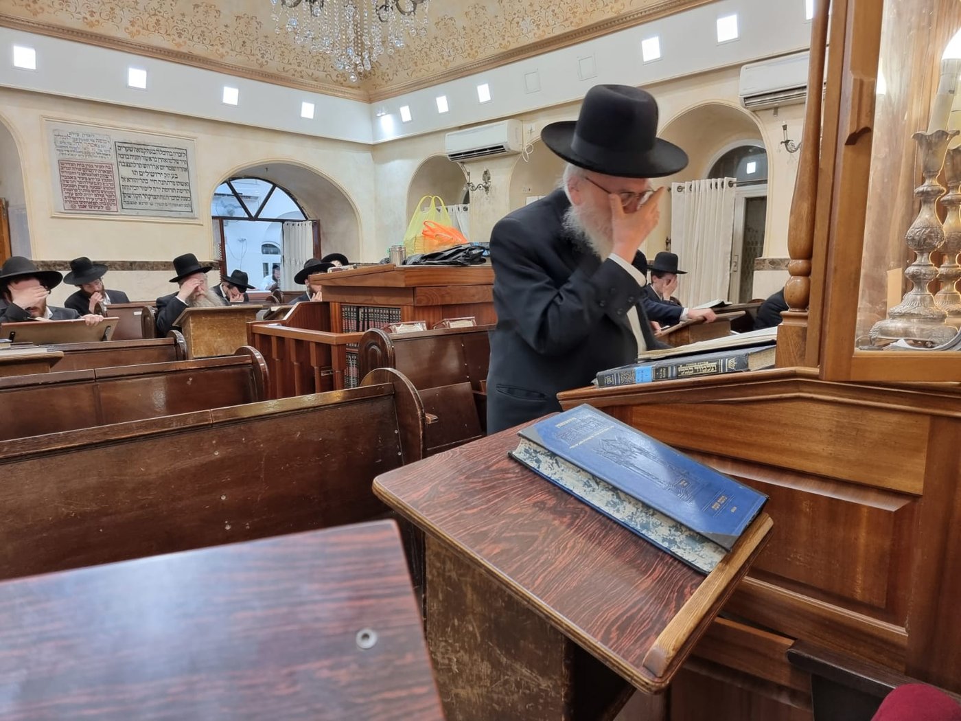 תיעוד: העלייה לקברו של מרן הגרי"ש אלישיב זצ"ל