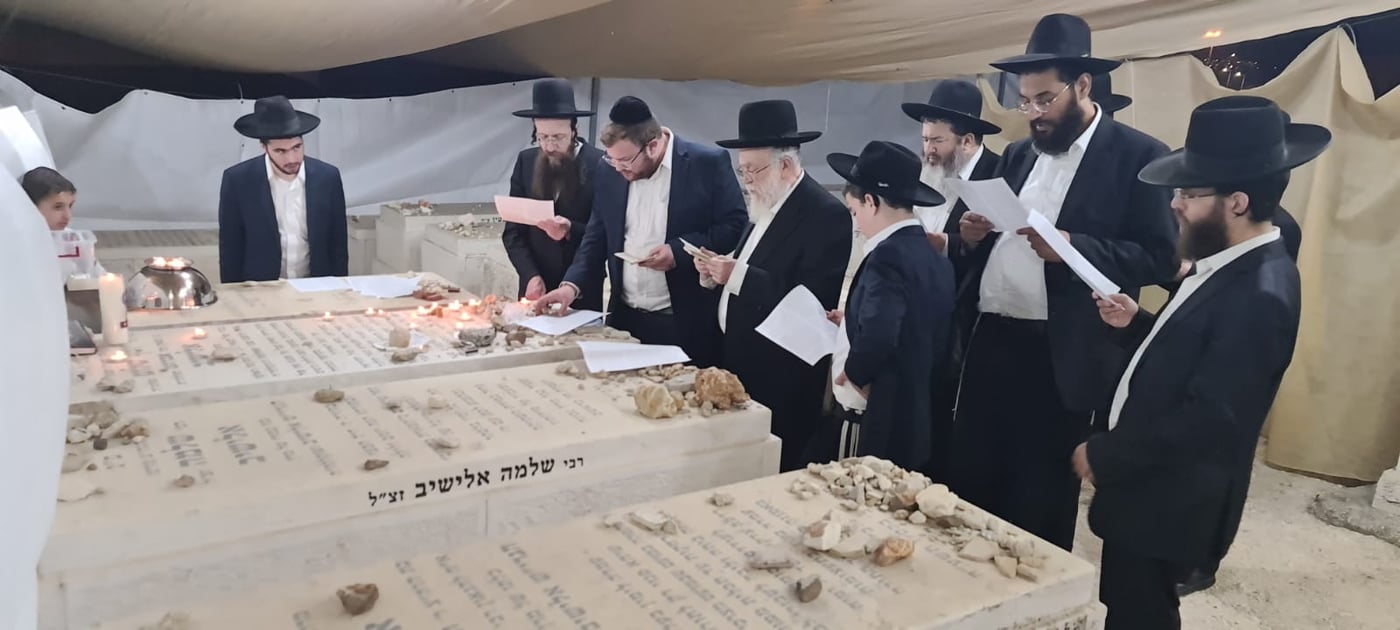 תיעוד: העלייה לקברו של מרן הגרי"ש אלישיב זצ"ל