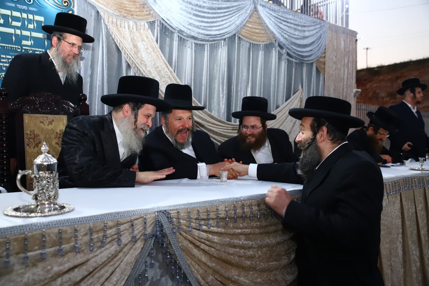 קבעו מזוזות: בנדבורנה ביתר חנכו תלמוד תורה חדש