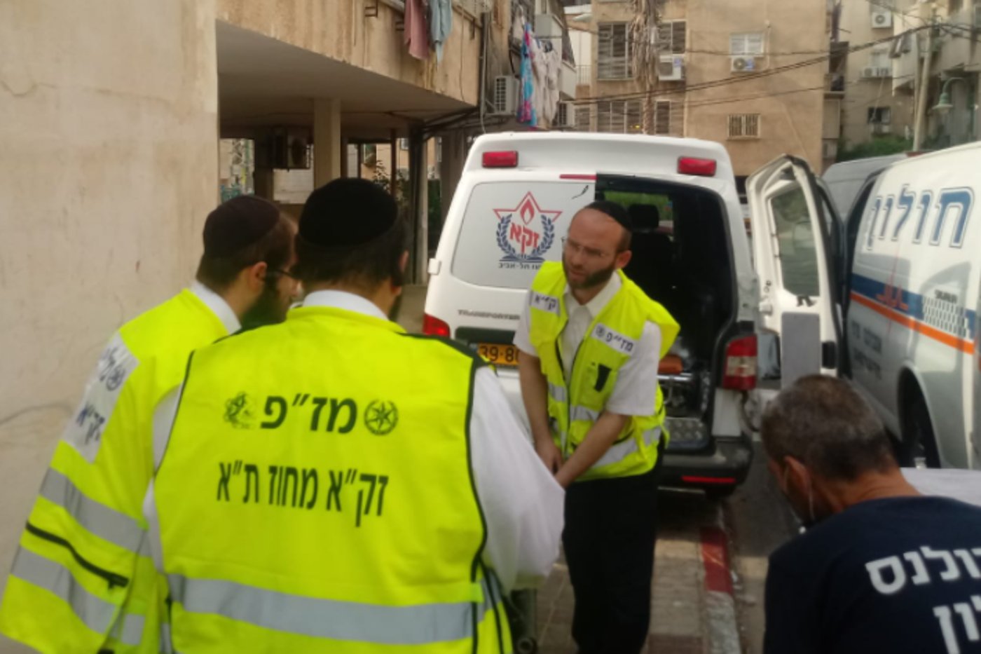 מתפלל התמוטט בבית הכנסת ונפטר במקום