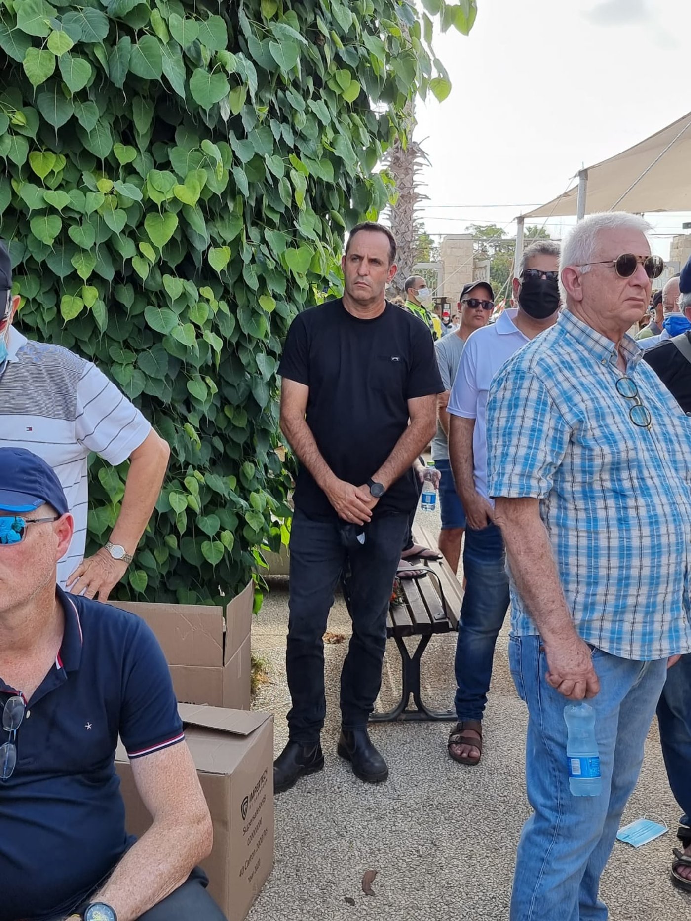 בכירי התקשורת ליוו את רוני דניאל למנוחות
