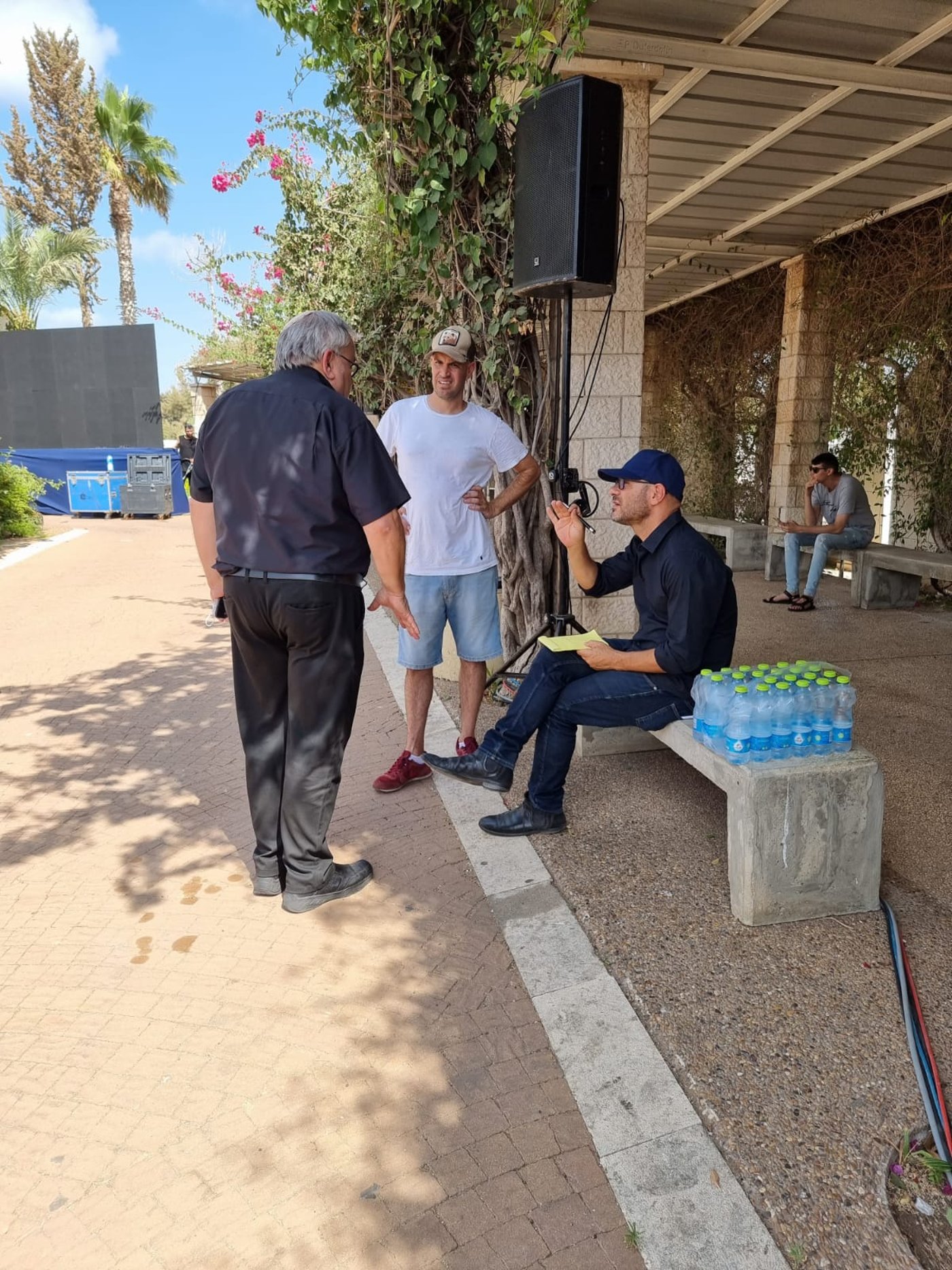 בכירי התקשורת ליוו את רוני דניאל למנוחות