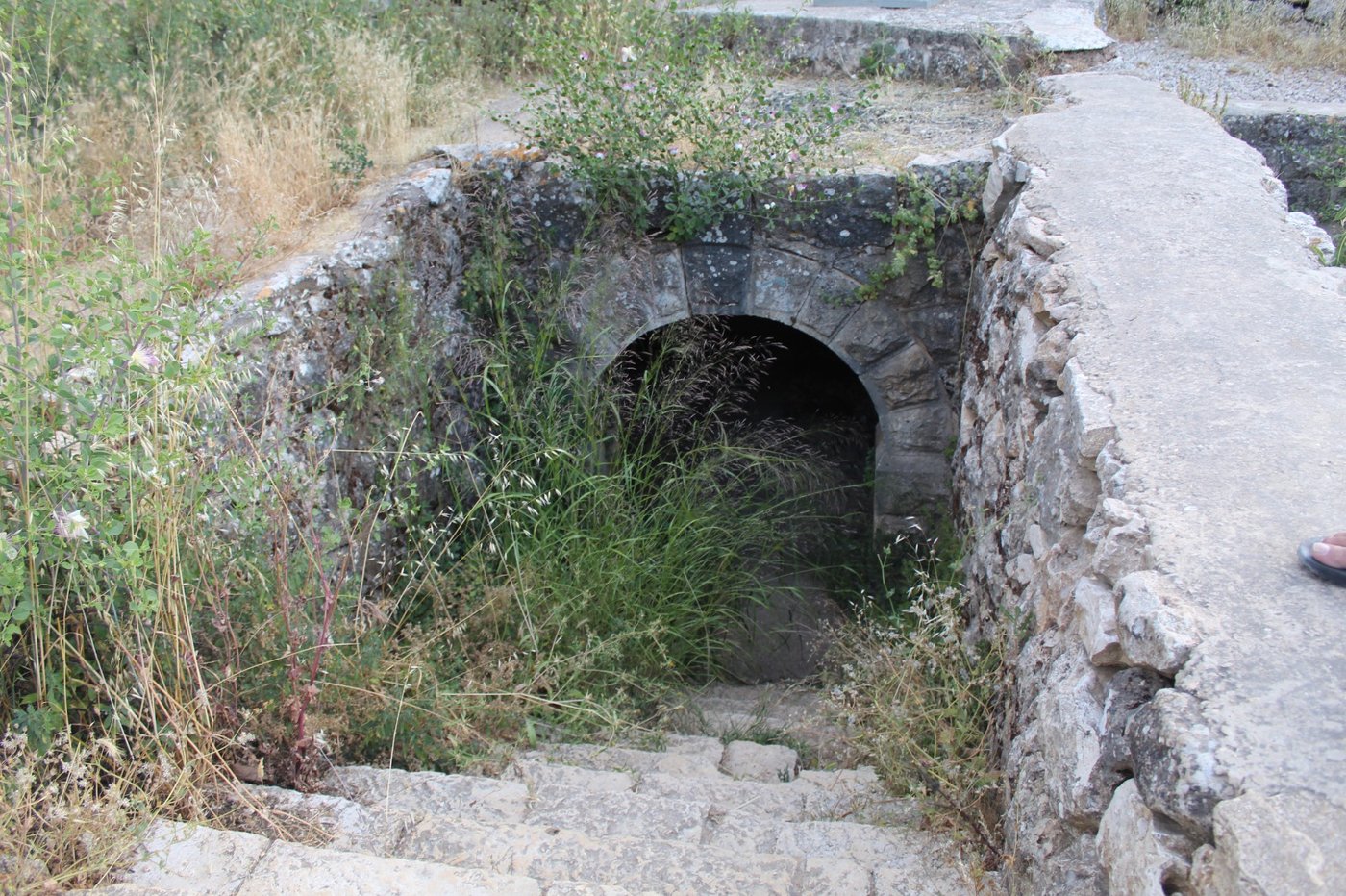 החמישייה השלישית: הרכס, האנדרטה, מעיין עם סיפור, זירת קרב וגן עדן לילדים