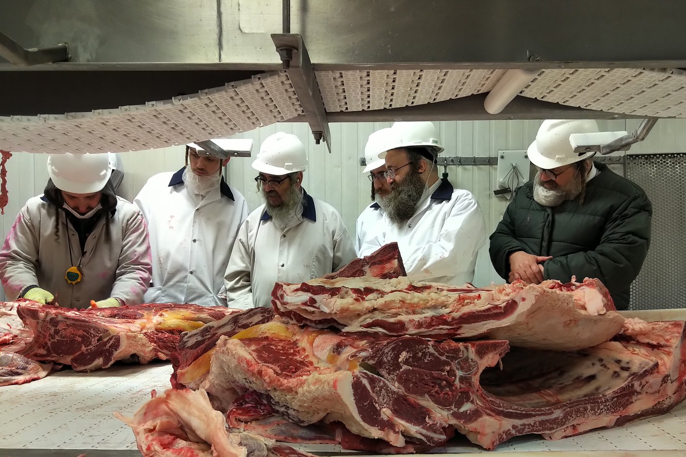 האדמו"ר מסאטמר ביקר בבית השחיטה של הקהילה
